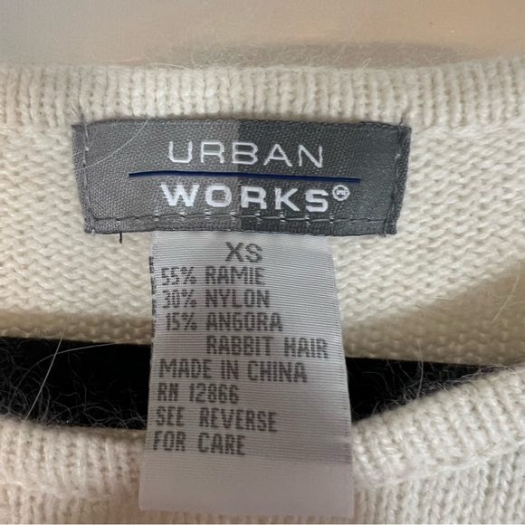 Vtg Urban Works Angora Blend Cream Short Sleeve Sweater Silver Beading Size XS - Picture 6 of 7